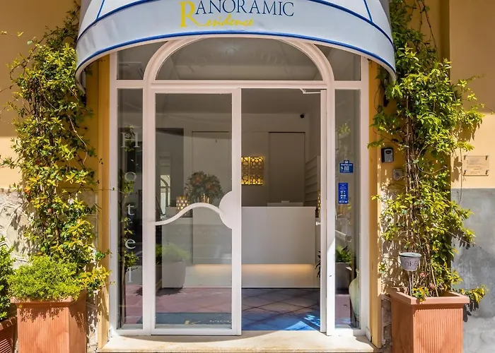 アパートホテル Panoramic 3*