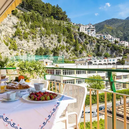 Panoramic 3* مايوري